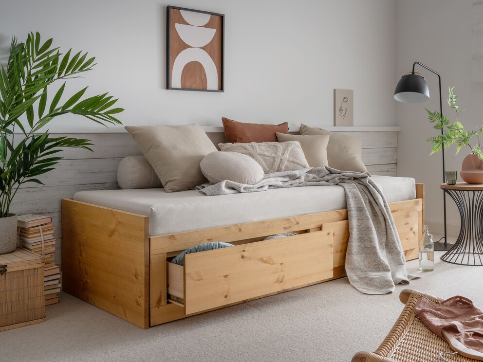 Dedia - het perfecte uitschuifbed in je logeerkamer, hier in geoliede/beitsafwerking