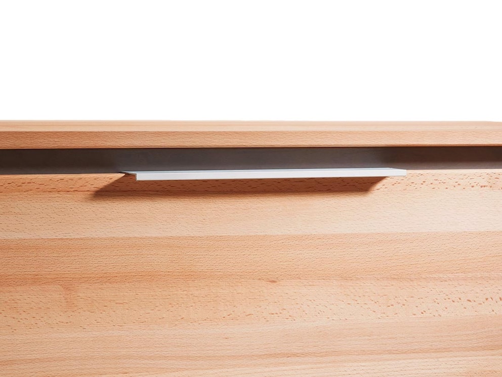 Mit Absetzungen in Anthrazit und elegantem Aluminium-Winkelgriff