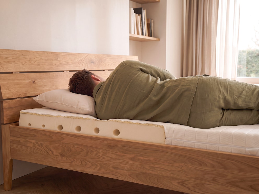Particulièrement adapté aux silhouettes en V et donc très apprécié de la gente masculine