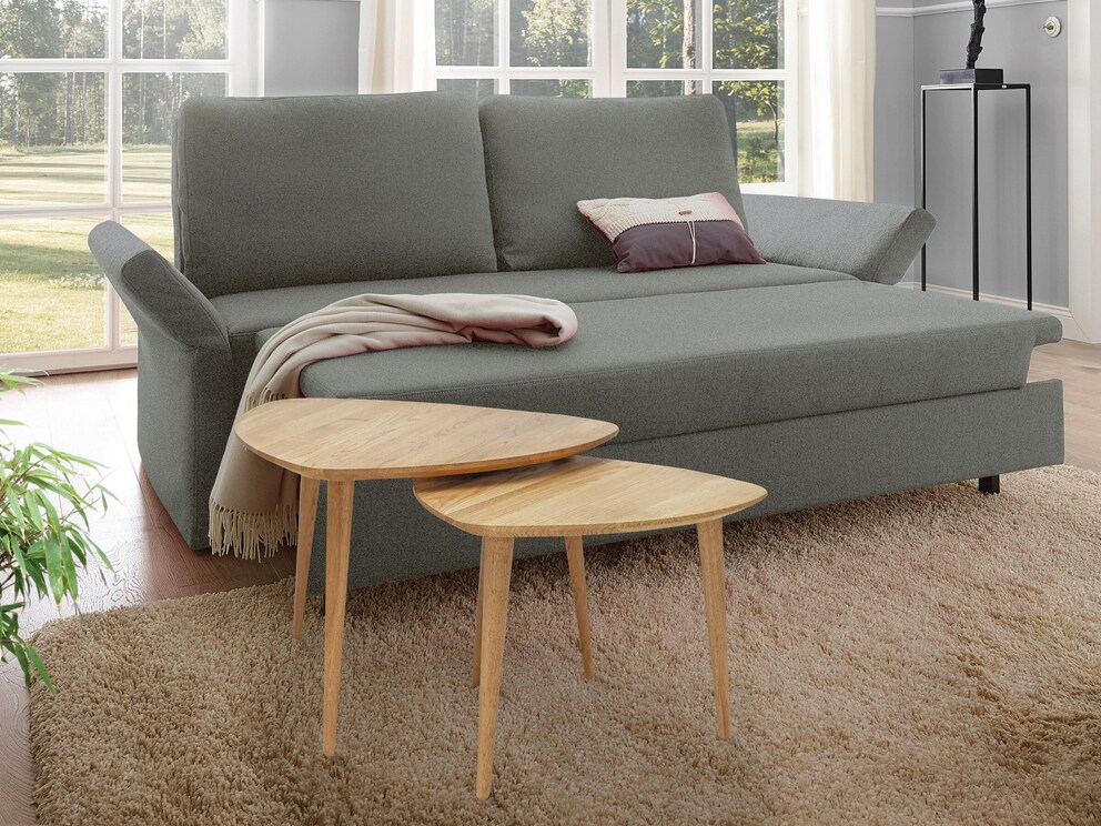 Table d'appoint en chêne sauvage massif avec plateau triangulaire caractéristique