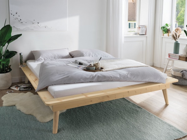 Lit en bois massif Zanira en bois de pin cembro non traité sans tête de lit