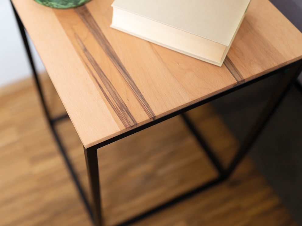 Plateau de table en bois collé, ici en cœur de hêtre vif