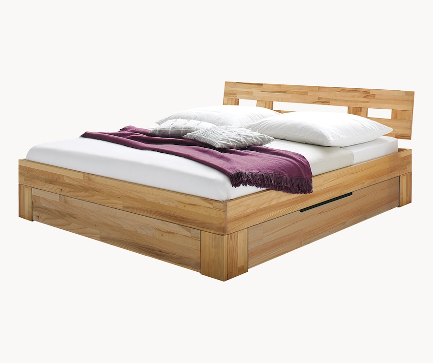 Opvallende schuine poten met fineer op het voeteneind - kern beuken geolied