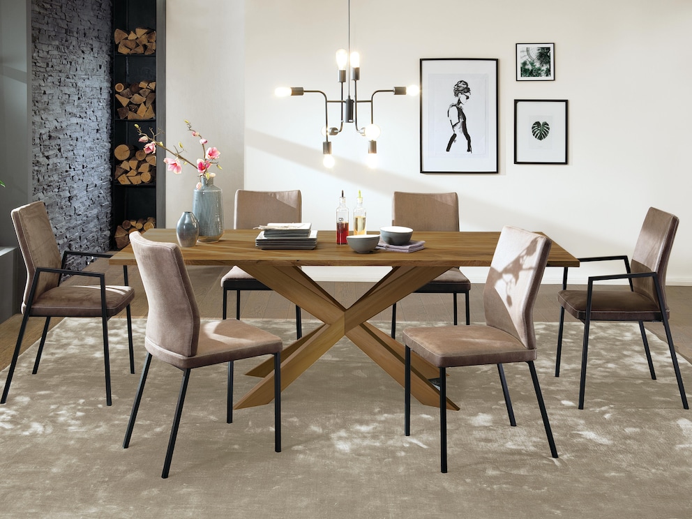 Tischplatte und Gestell aus Wildeiche - für den besonders natürlichen Look