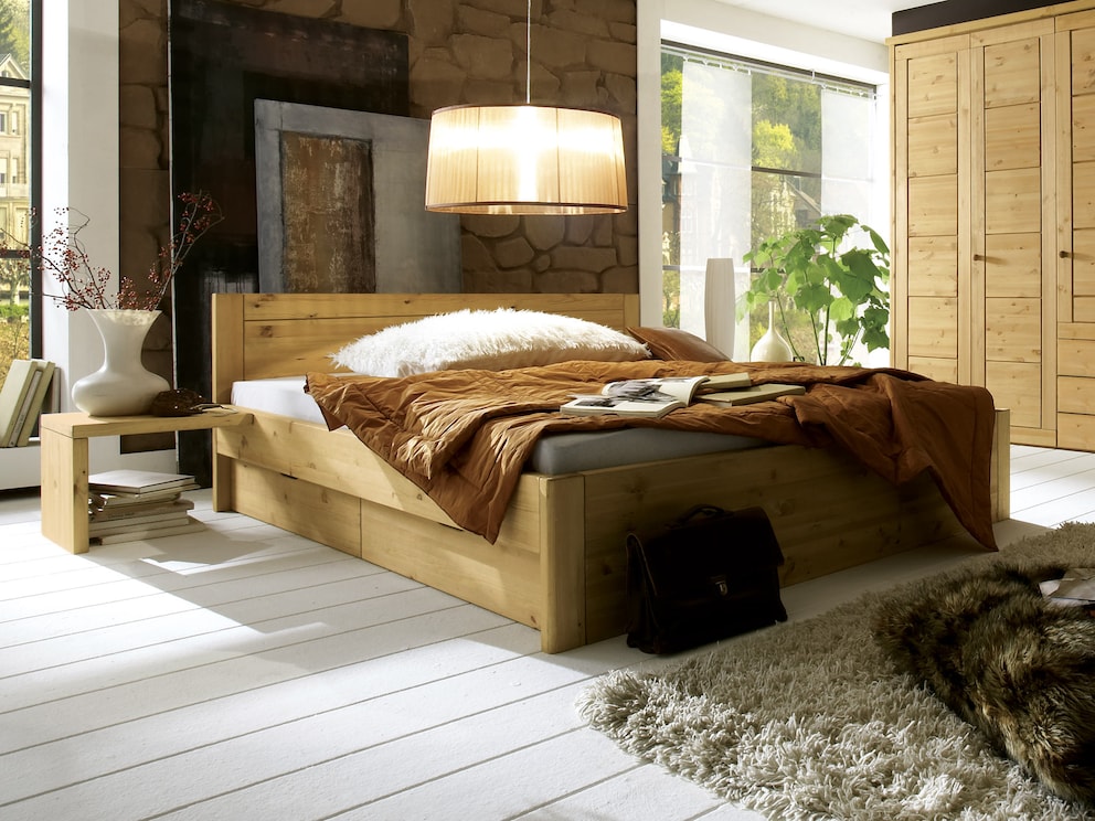 Lit à tiroirs Mascella avec 4 tiroirs spacieux en pin lessivé/huilé