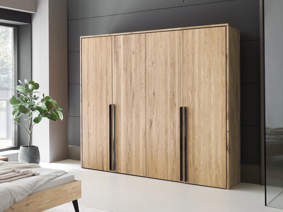 En surface bianco, « Albero » s'intègre parfaitement dans les chambres à coucher claires