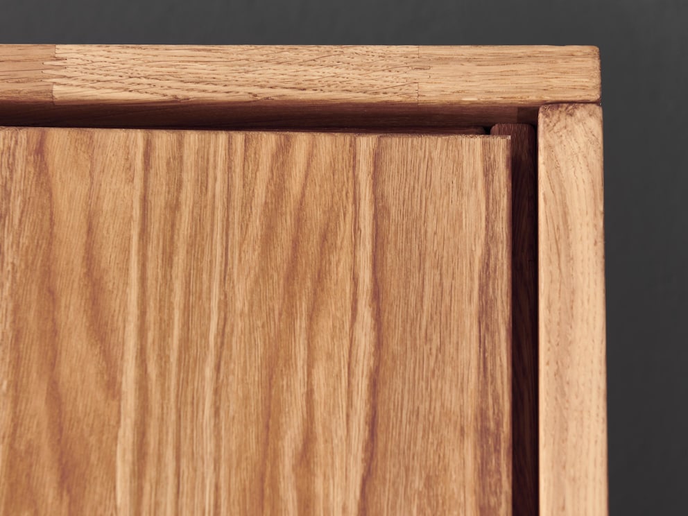 Le cadre en chêne sauvage huilé crée un look uniforme