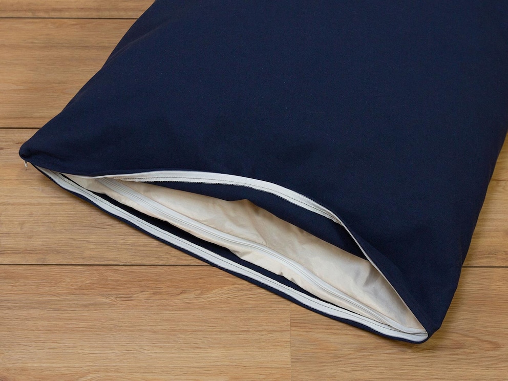 Ultra simple à enfiler grâce à la fermeture à glissière pratique