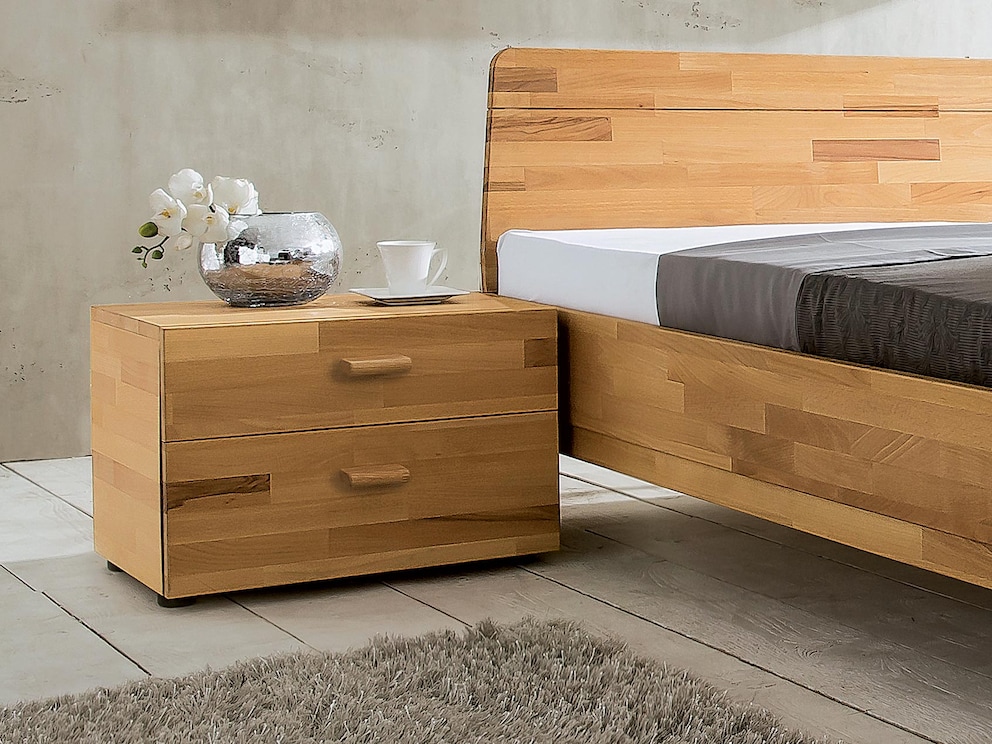 Nachtkastje Caprera kan op vele manieren gecombineerd worden - hier in geoliede kernbeuk