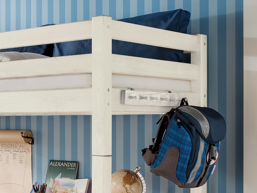 Garderobenleiste in weiß-lasiert - praktische Ergänzung zum Hochbett